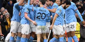 Man City beat Galatasaray to sneak into top eight